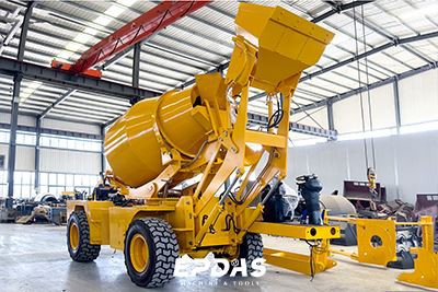 Self-loading Concrete Mixer For Urban Construction
