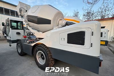 Self-loading Concrete Mixer in Peru